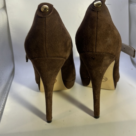 Michael Kors NWT women’s suede heels size 7 in excellent condition - Picture 4 of 6